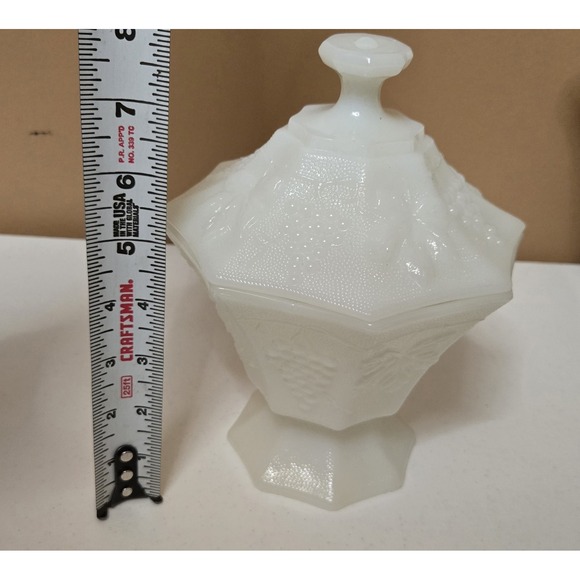 Vintage MCM White Milk Glass Octagon Candy Dish with Lid Grapes Leaves Design - Picture 4 of 6
